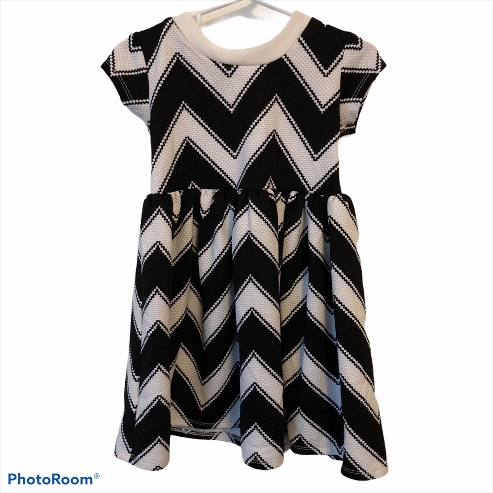 Bonnie Jean Chevron Dress Black and White Size 3t